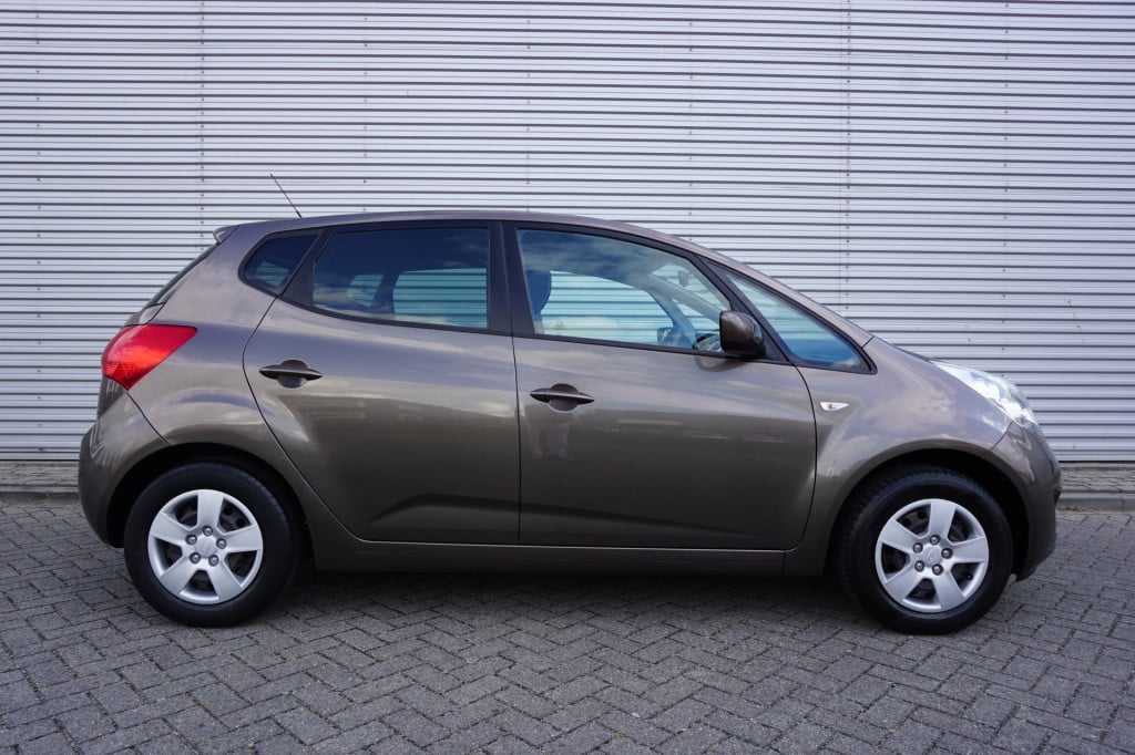 Kia Venga 1.4 cvvt 20th anniversary airco / navi / cruise / trekhaak / elek