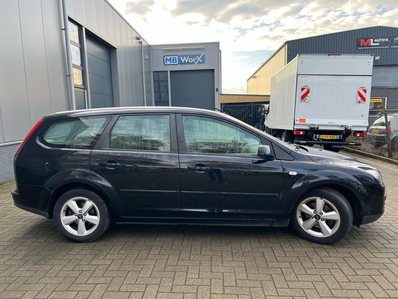 Ford Focus Wagon 1.8-16V Luxe wagen