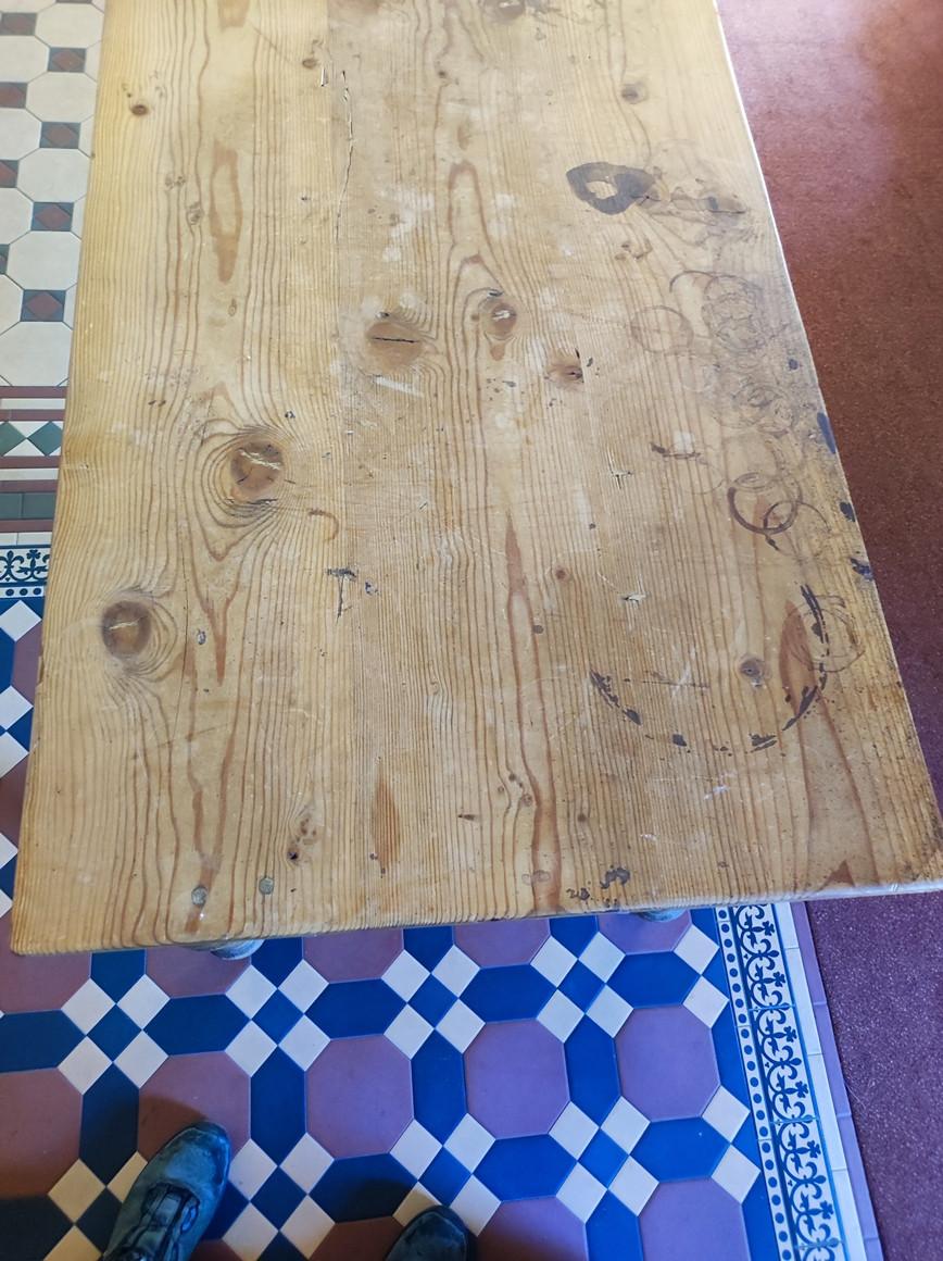 Antieke grenen tafel