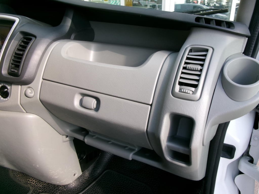 Renault Trafic 2.0 dci airco, navi, cruise-contr., pdc