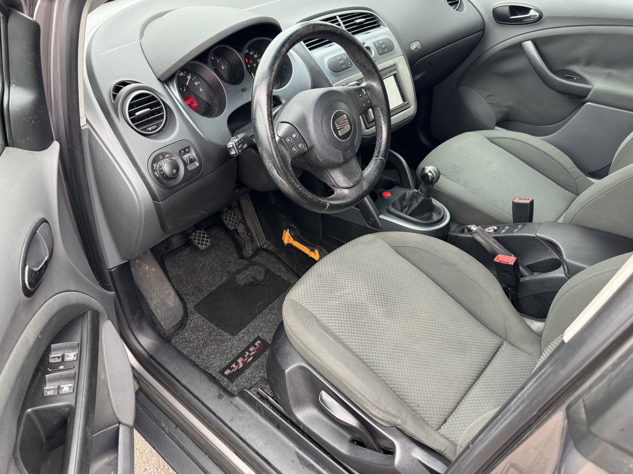 Seat Altea 1.6i Stylance 5 deurs AIRCO NAP ! ! !