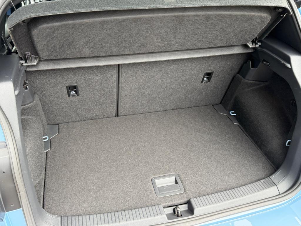 Volkswagen T-cross 1.0 tsi 116pk dsg r-line | trekhaak | navi | iq light | 