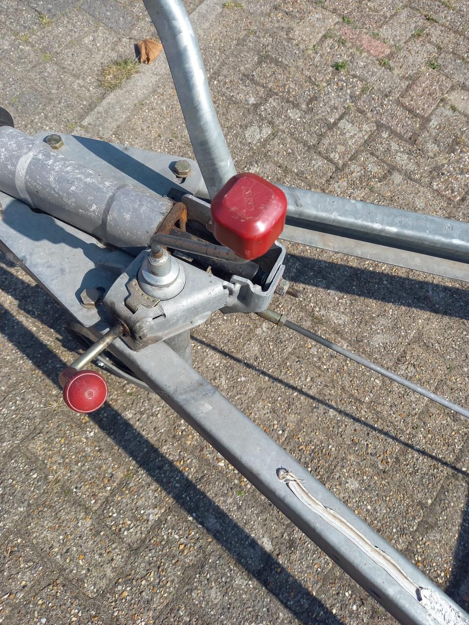 Caravan chassis alko met kenteken.ideaal voor boottrailer te maken. 600 eur