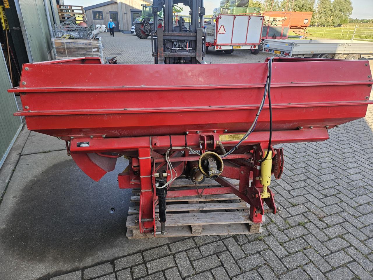 Lely centerliner kunstmestrooier