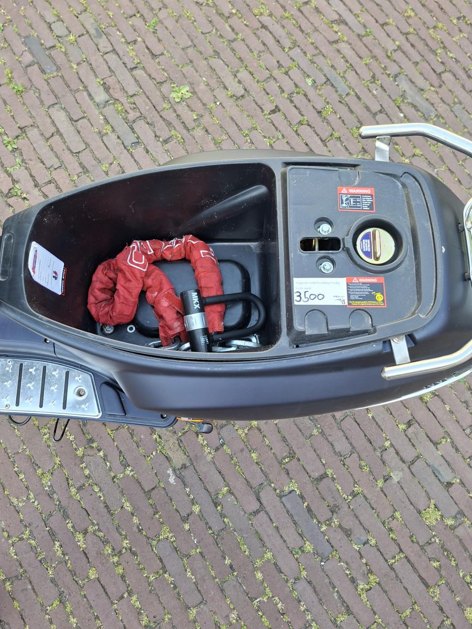 Scooter GTS Toscana Exclusive (2024) /1e Eigenaar / 2768 km