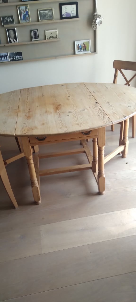Eethoek Grenen blank hangoortafel