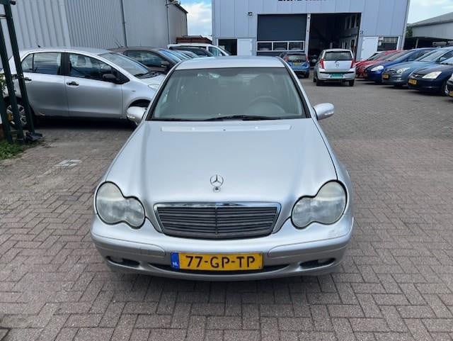Mercedes-Benz C-Klasse 180 elegance