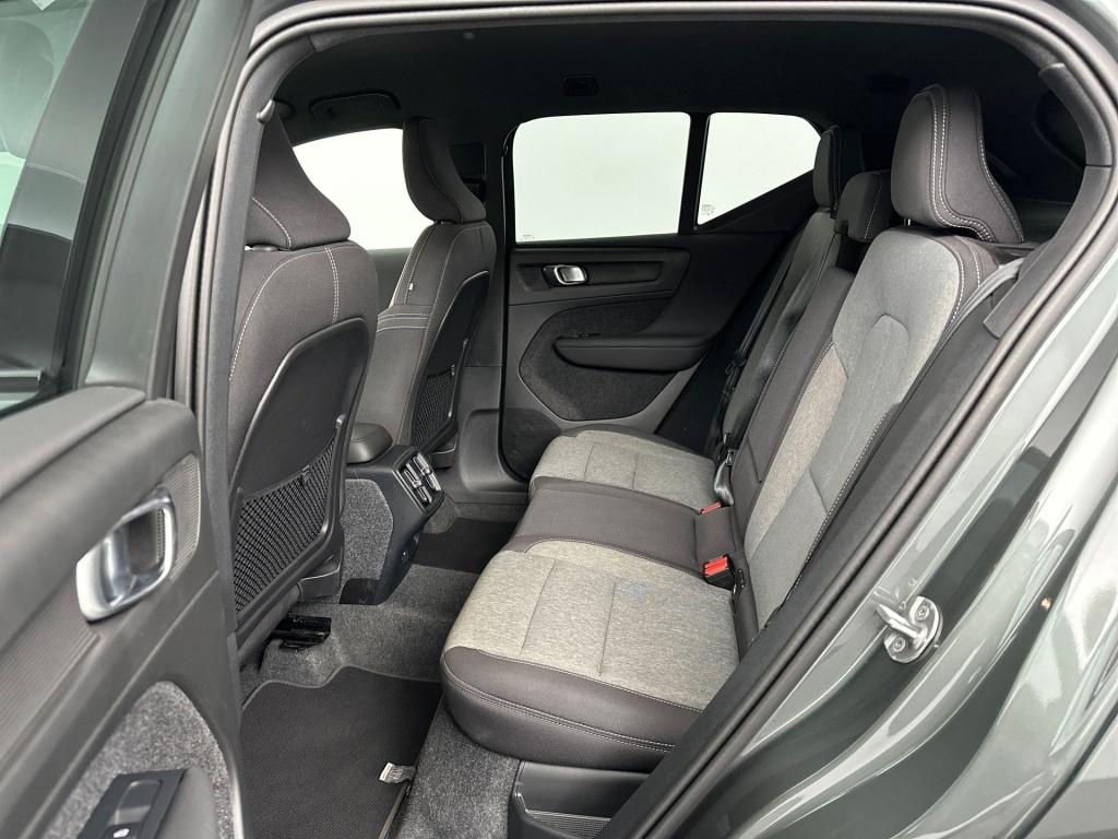 Volvo XC40 b4 197pk plus dark| camera| trekhaak| adap.cruise| h&k audio
