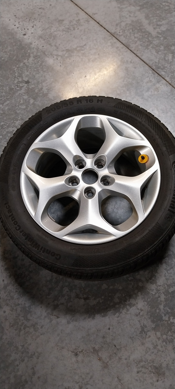 Te koop: 4 winterbanden lichtmetalen velgen ford focus