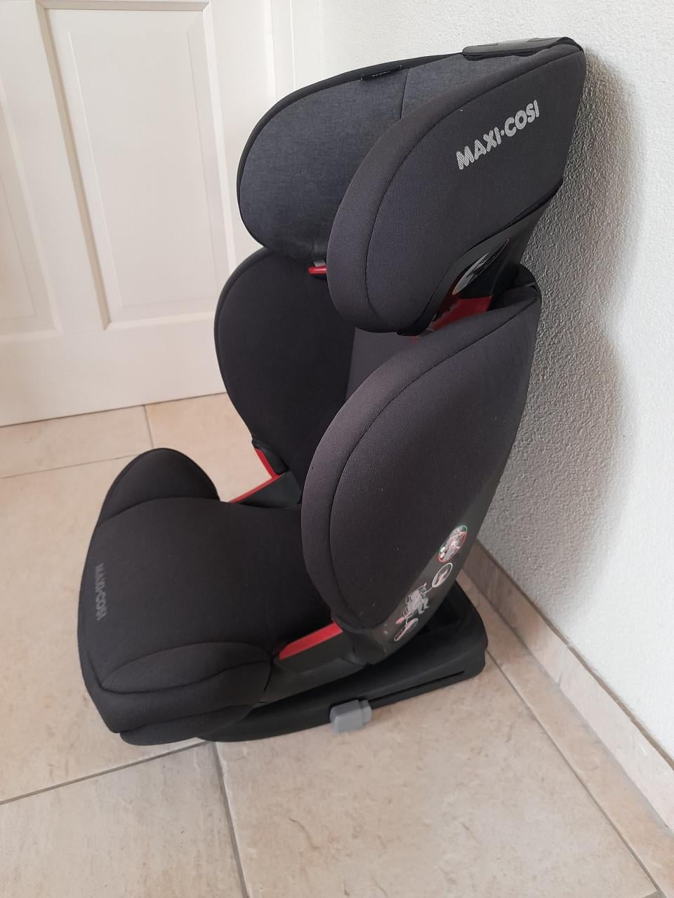Maxi cosi met isofix  15 /36 kg (in goede nette staat )