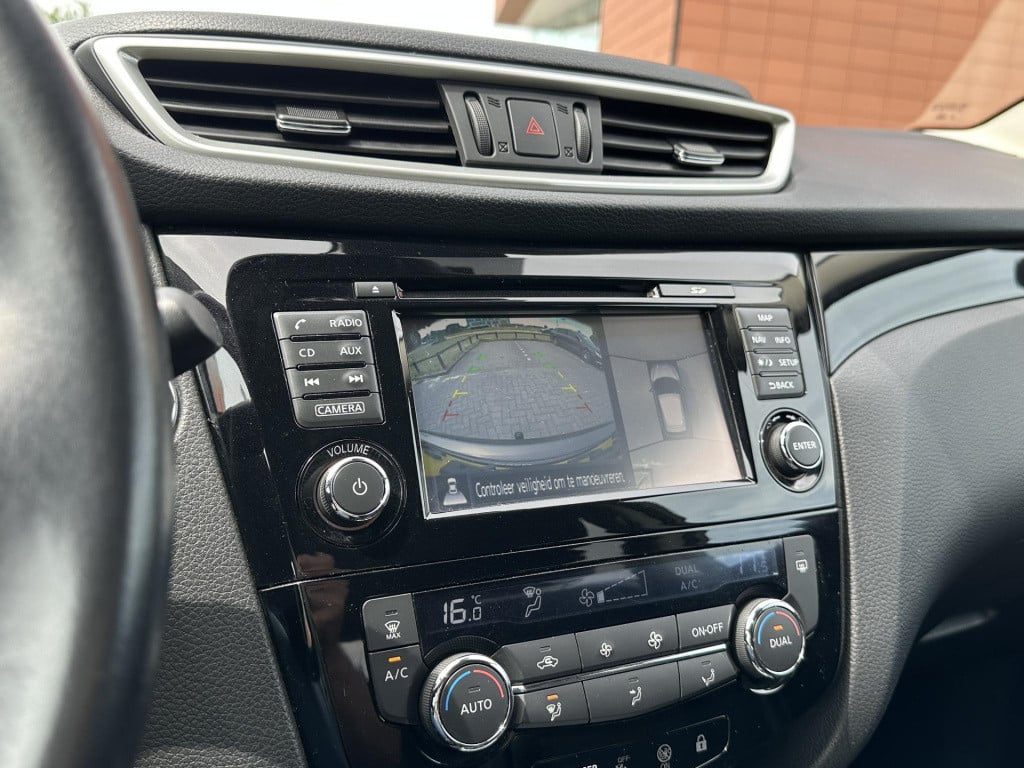 Nissan Qashqai 1.2 n-connecta | navigatie | 360° camera | trekhaak | keyles