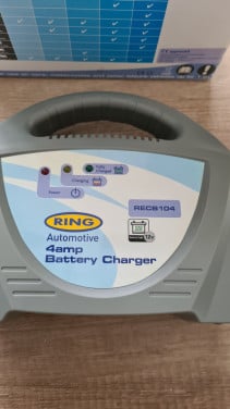 Battery Charger-Ring automotive- 12V-4 Amp -50 Ah