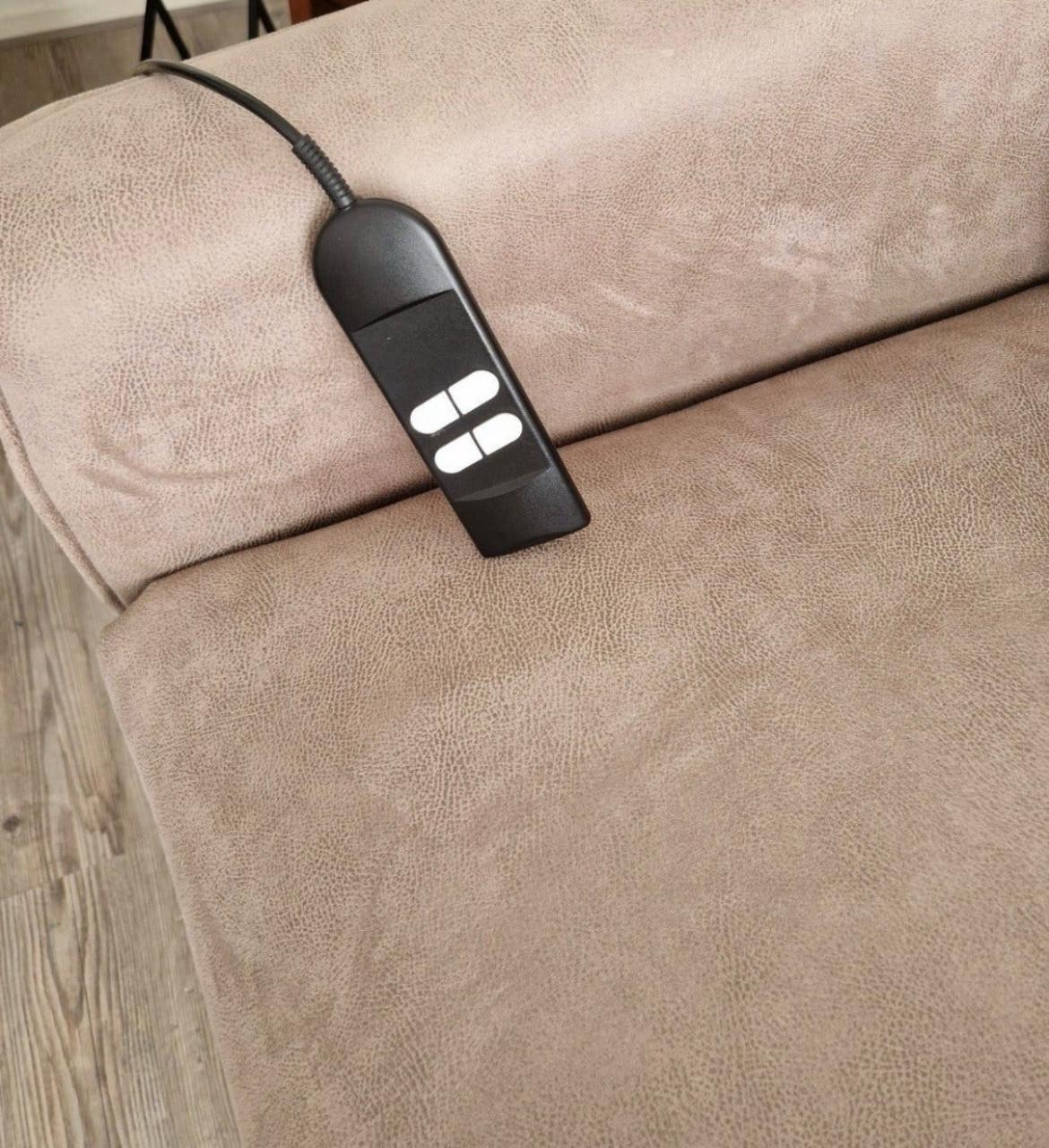 Zeer degelijke sta op fauteuil/stoel