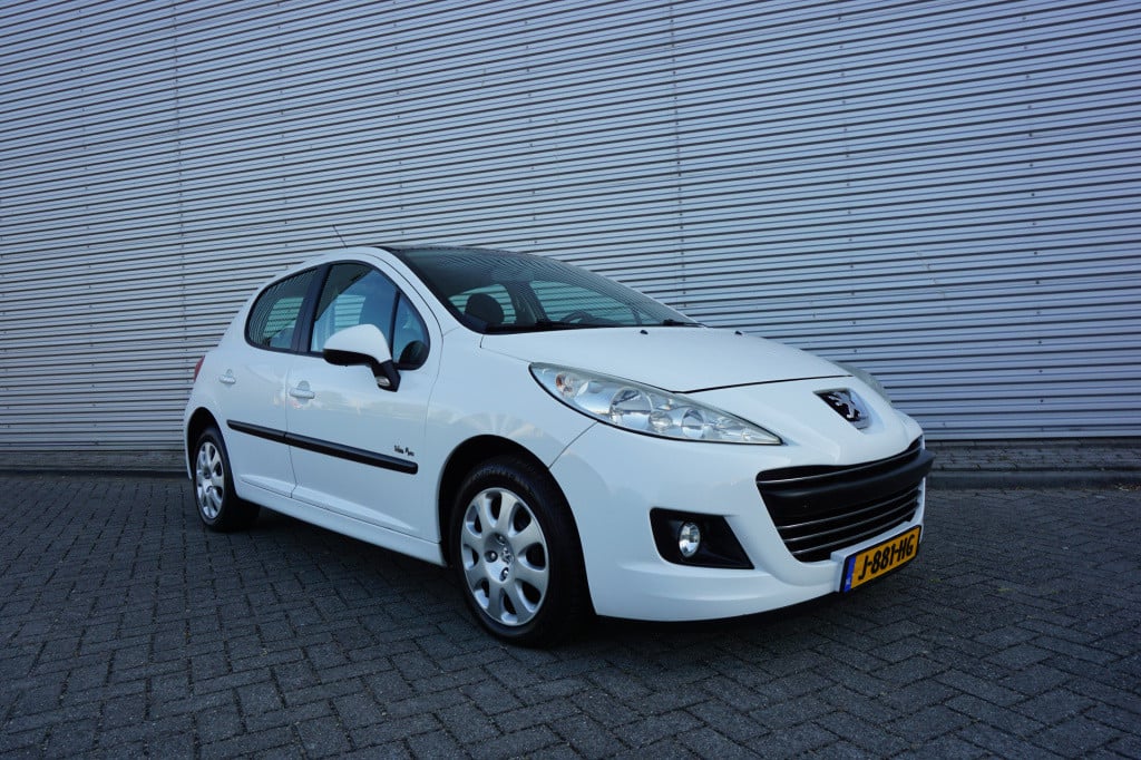 Peugeot 207 1.4 vti sublime airco / elektr. ramen / panoramadak