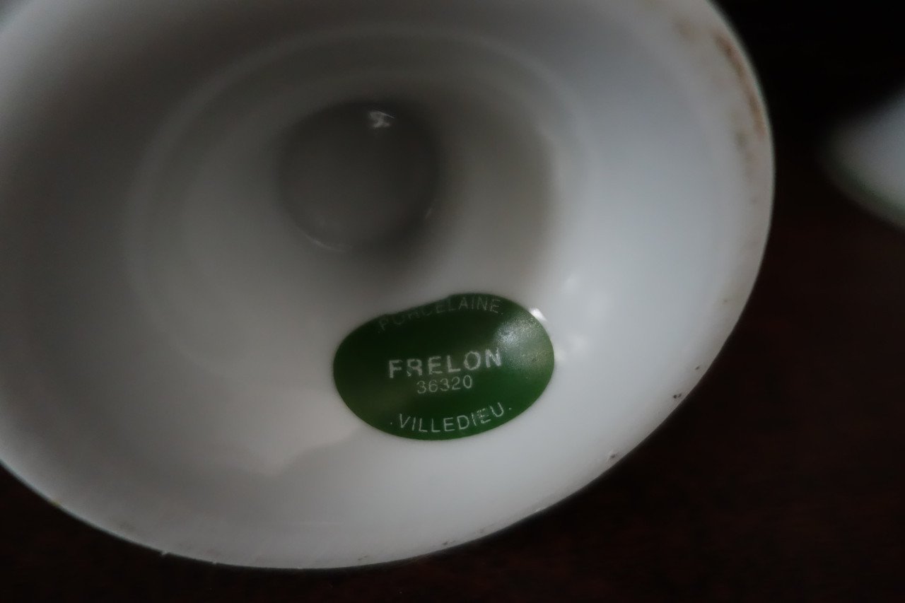 4 drinkbekers porcelaine FRELON 36320 Villedieu met vogeldecoratie  nieuw,