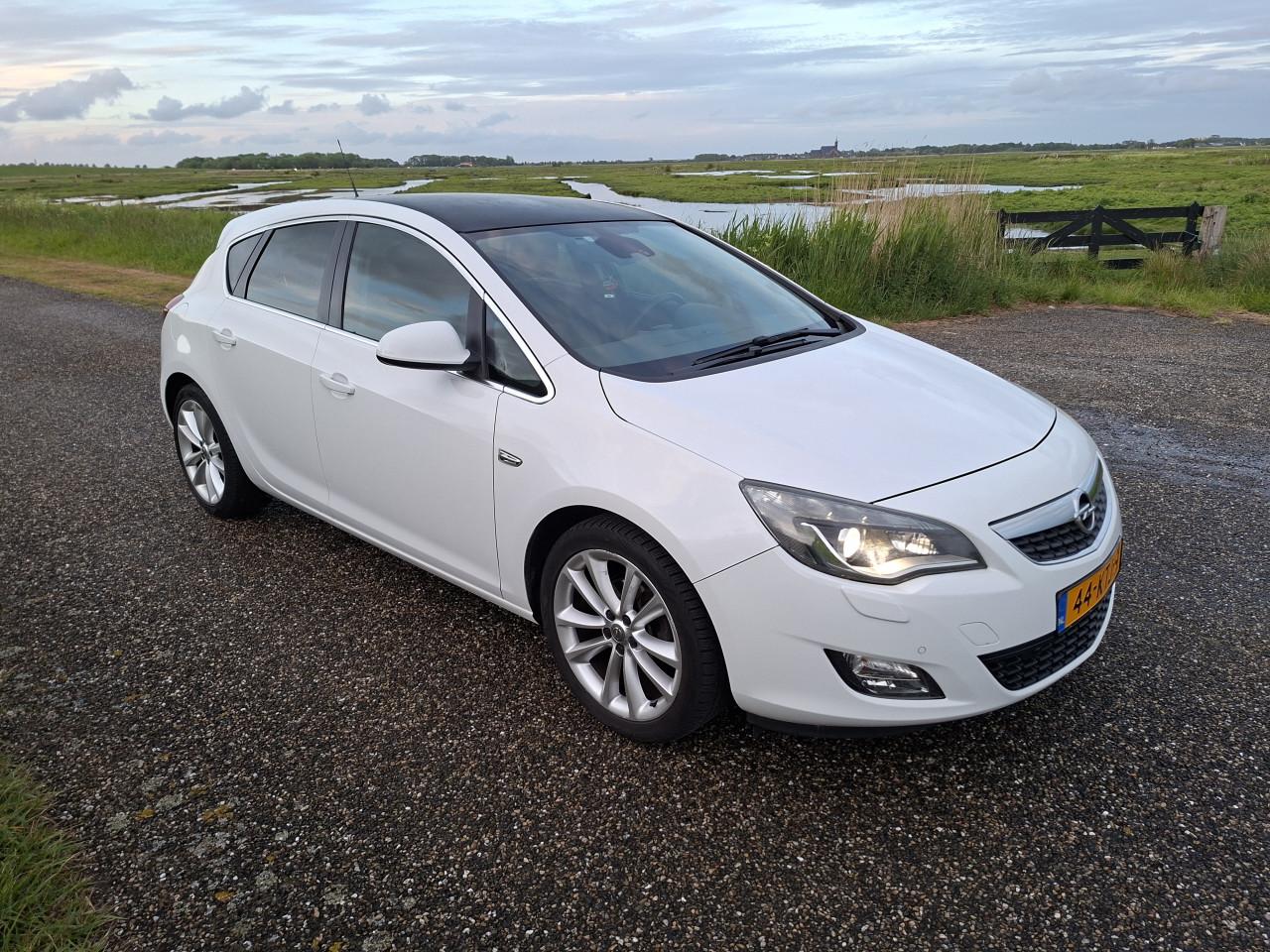 Opel astra 1.6 cosmo