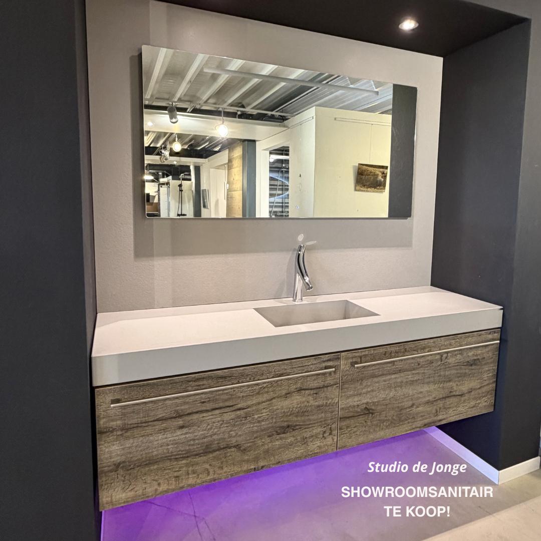 Luxe badkamermeubel + spiegel – showroommodel DETREMMERIE