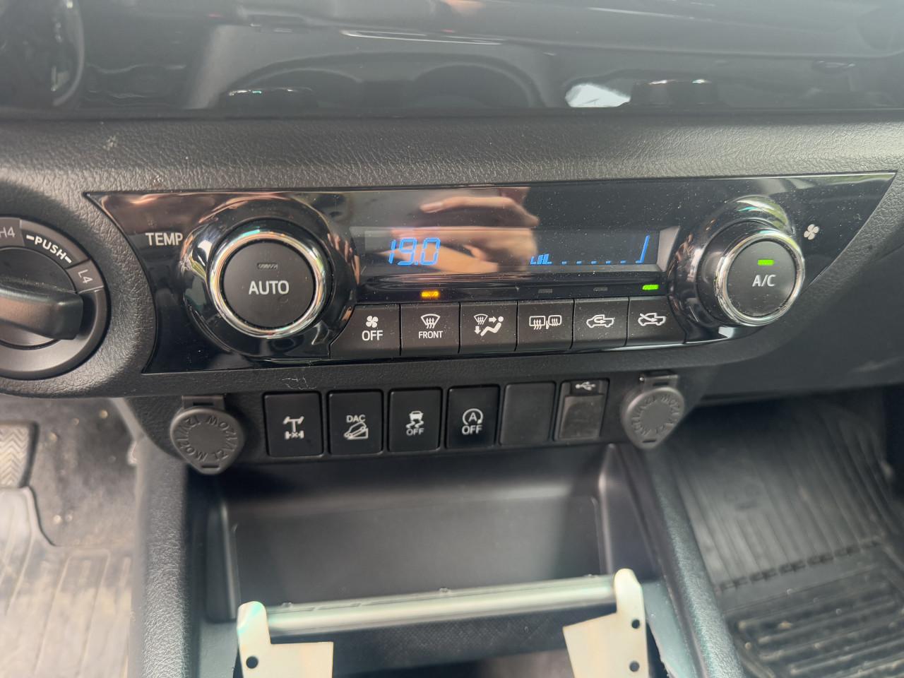 Toyota HiLux - HiLux - 2.4 D-4D Cool Comfort Double Cab Automaat| BTW |