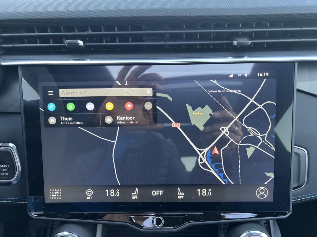 Lynk & Co 01 1.5 261pk phev , black edition ,360gr camera , pano dak , adap