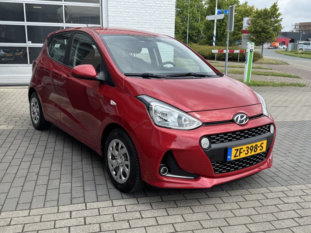 Hyundai I 10 1.0i comfort | trekhaak 13p. | cruise control | airco | blueto