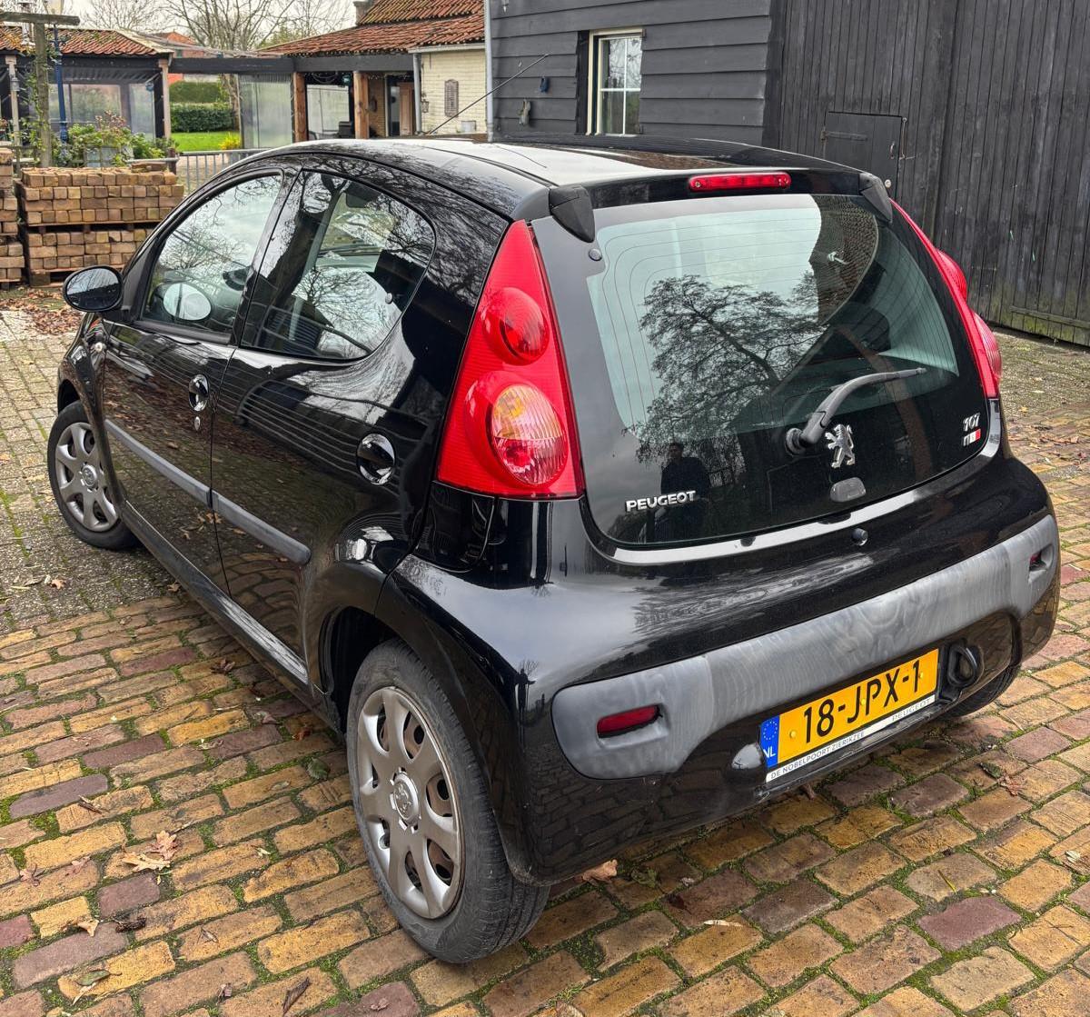 Peugeot 107 5 deurs met airco