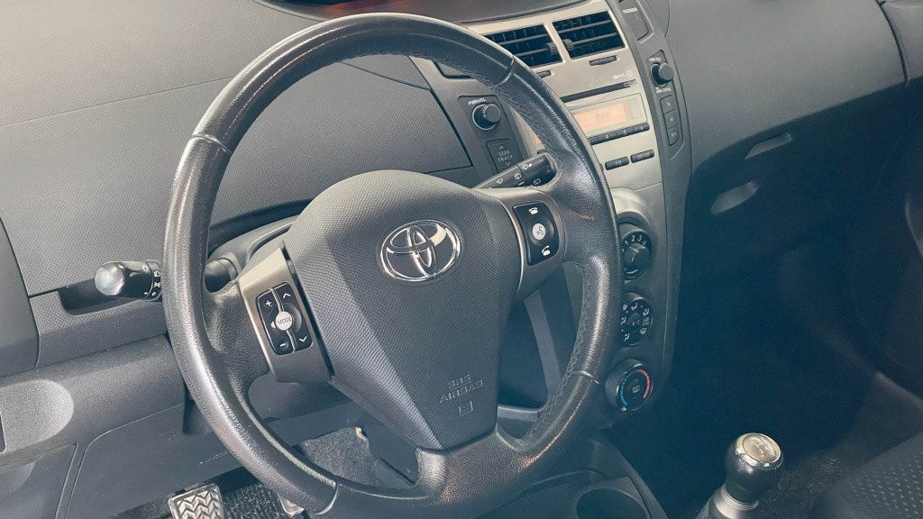 Toyota Yaris 1.0 vvti cool