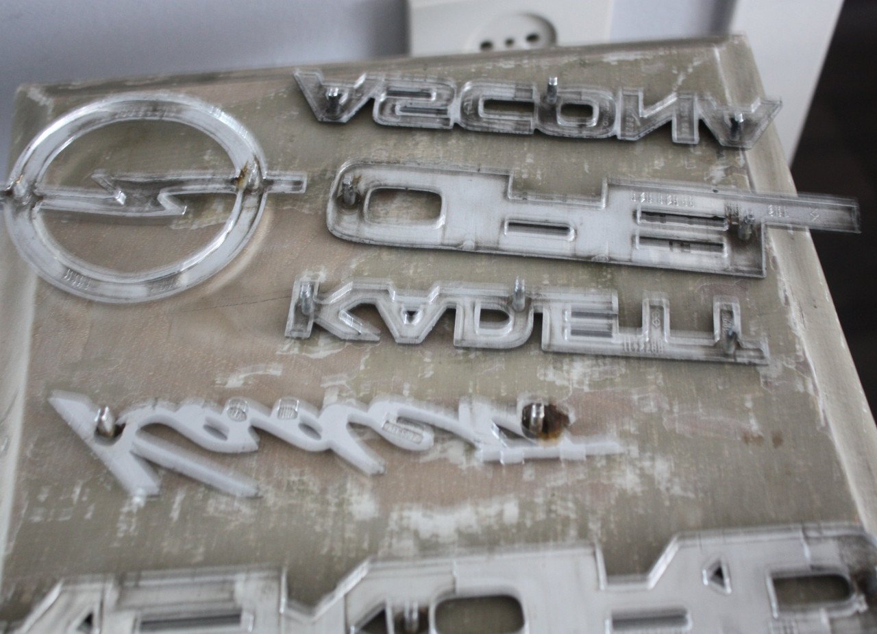 Opel Kadett Ascona Rekord emblemen-wieldeksels