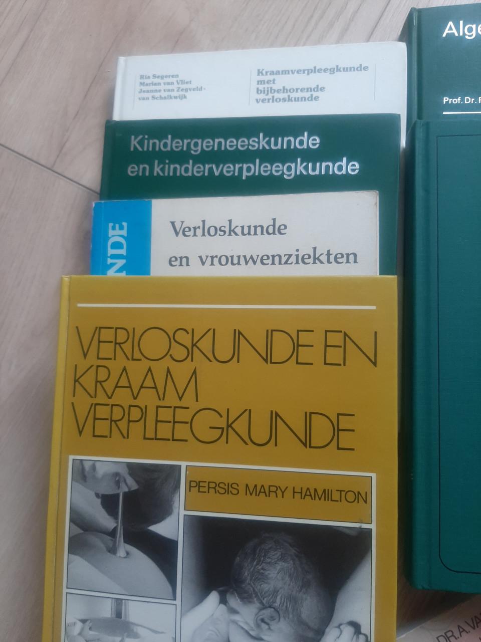 Boeken oud opleiding Verplk A