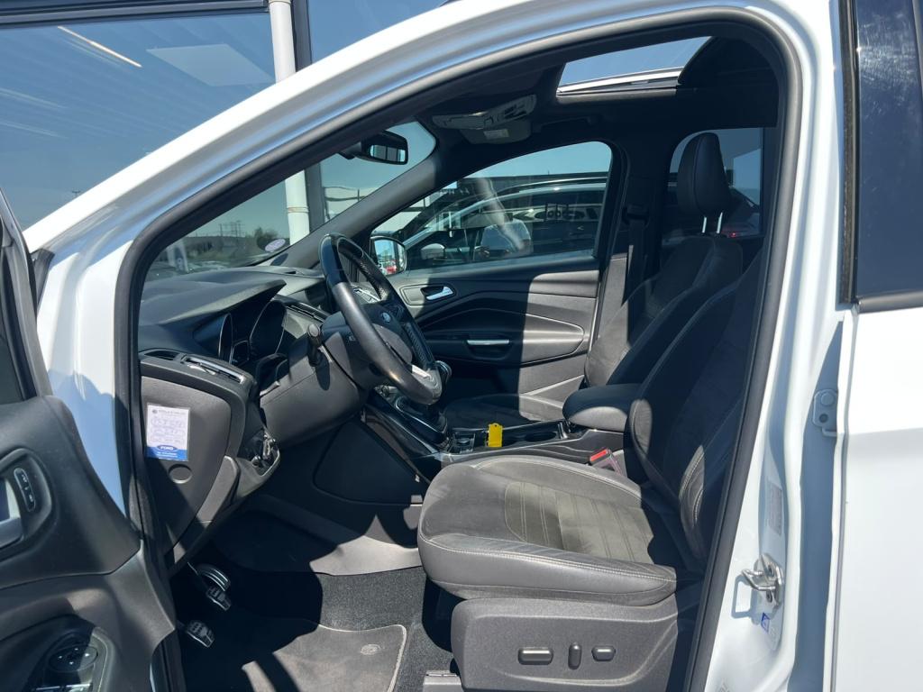 Ford Kuga 1.5 ecoboost 150pk 2wd st line ,panodak , trekhaak , carplay