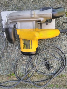 DeWalt handcircelzaag