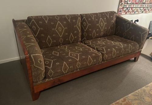 Bank, tafel en kastje in Shaker-stijl