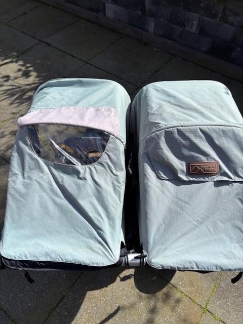 Mountain Buggy Duet dubbele kinderwagen + 2 reiswiegen + regenhoes