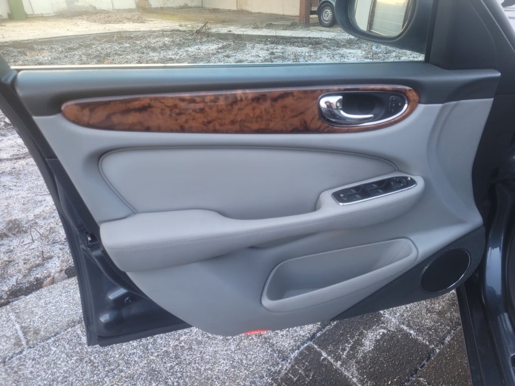 Jaguar Xj 3.0 v6 sport