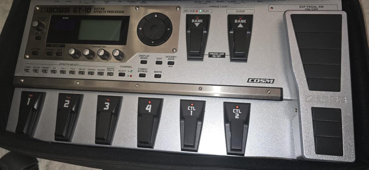 BOSS GT-10 Guitar Effects Processor