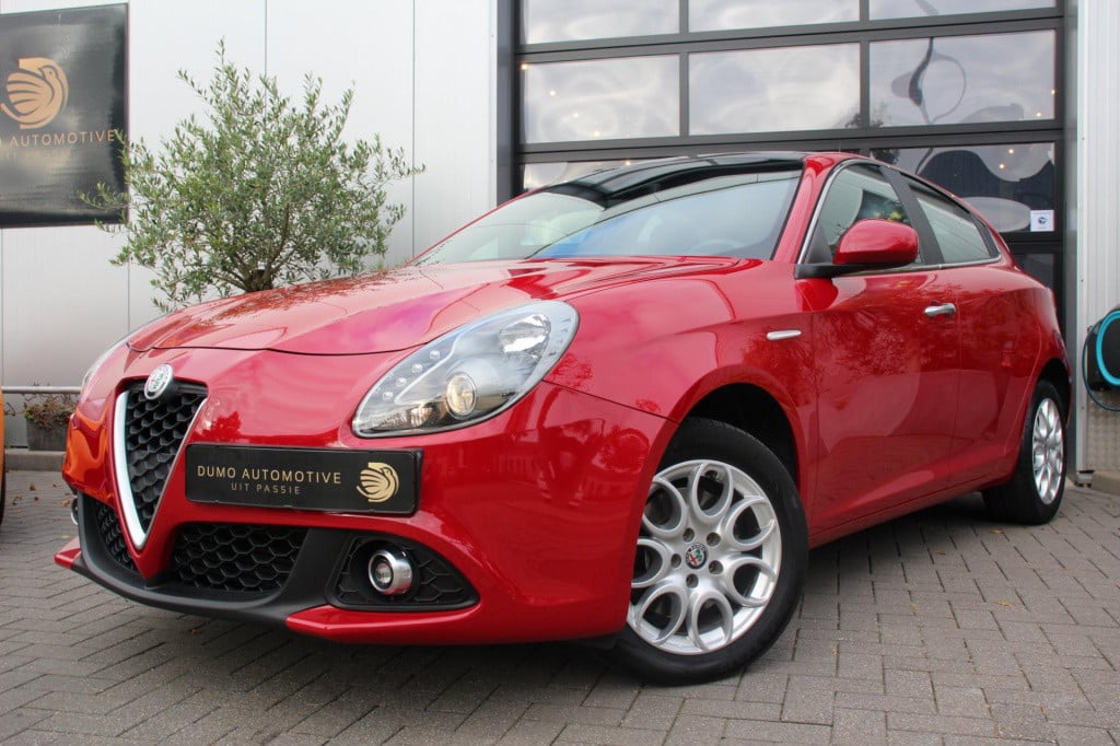 Alfa Romeo Giulietta 1.4 turbo multiair super - panorama dak - navi - stoel