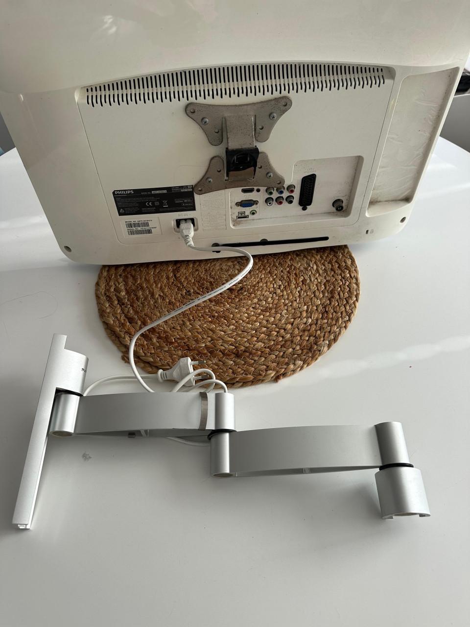 Philips tv incl. beugel!