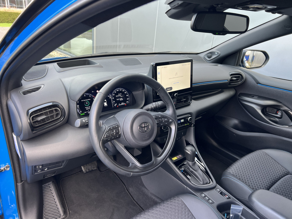 Toyota Yaris 1.5 hybrid 130 launch edition jbl audio | headup display | sto