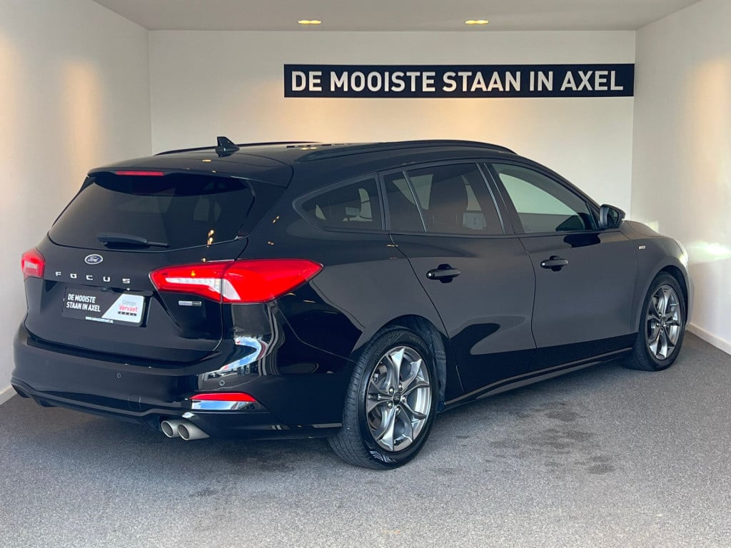 Ford Focus wagon 1.0 ecoboost hybrid st line business