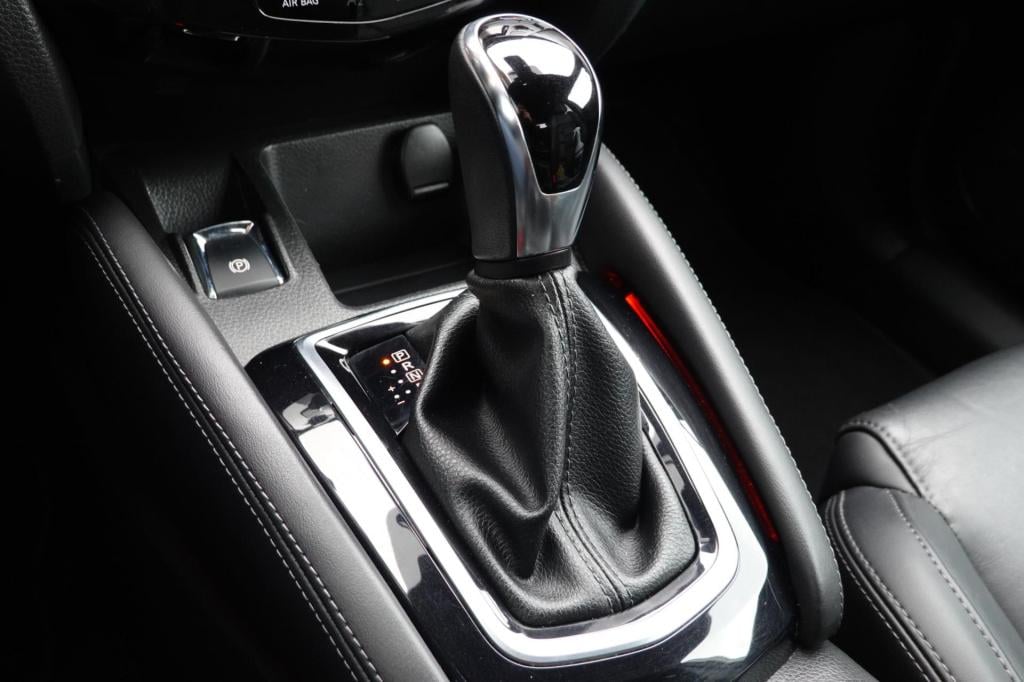 Nissan Qashqai 1.2 tekna +