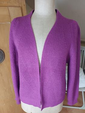 Nieuw: roze/paars VEST (M) met leuke details!