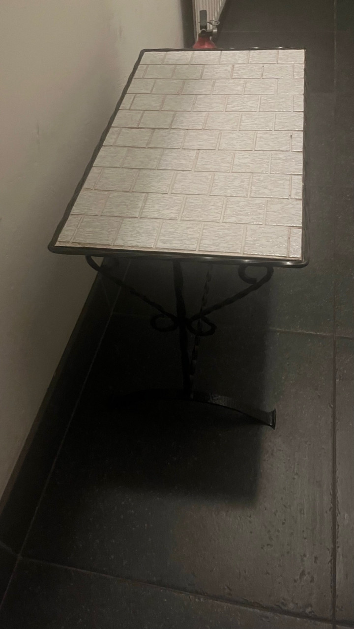 Brocante  tafeltje van gietijzer
