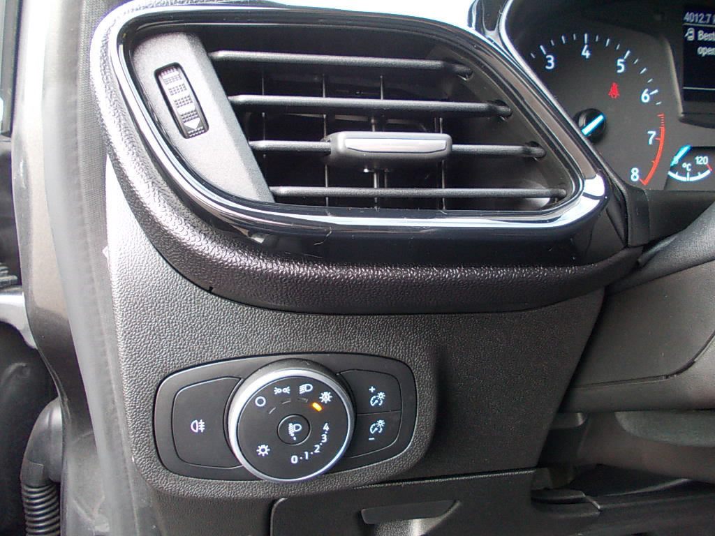 Ford Fiesta 1.1 ti-vct airco, navigatie, cruise-contr.