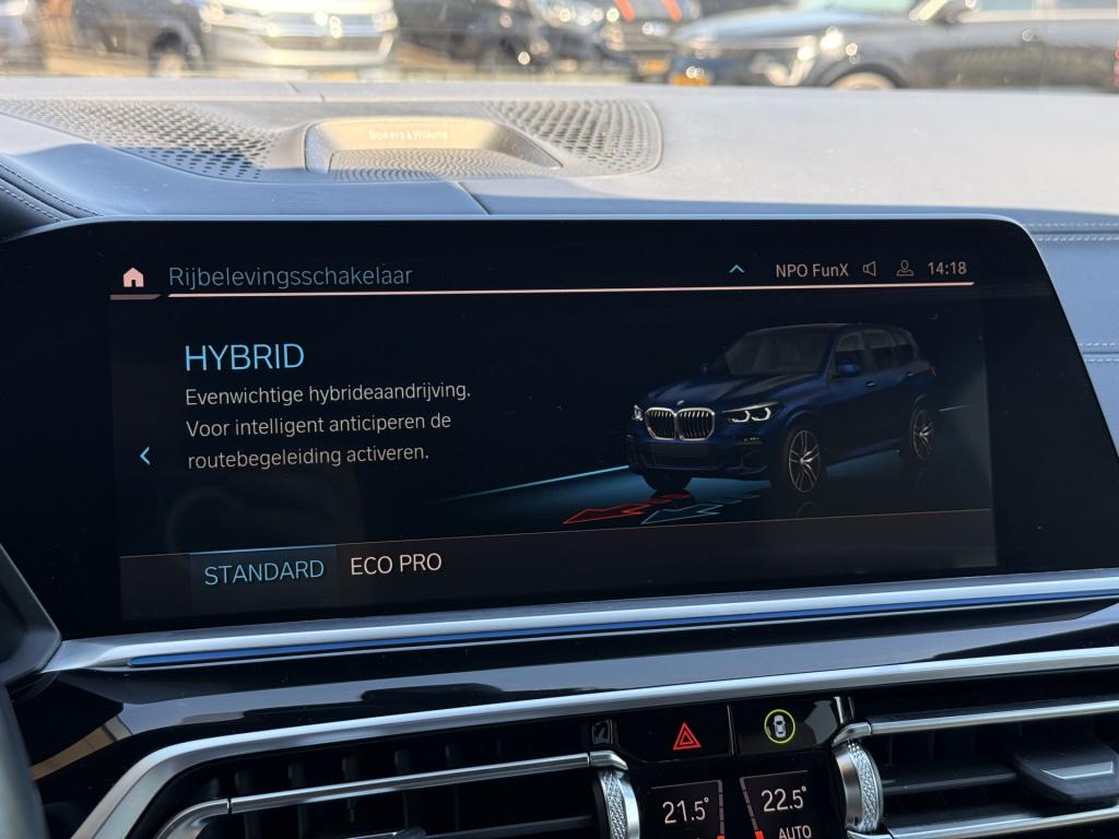 BMW X5 xdrive45e m-sport individual | b&o | sky lounge | luchtvering | mass