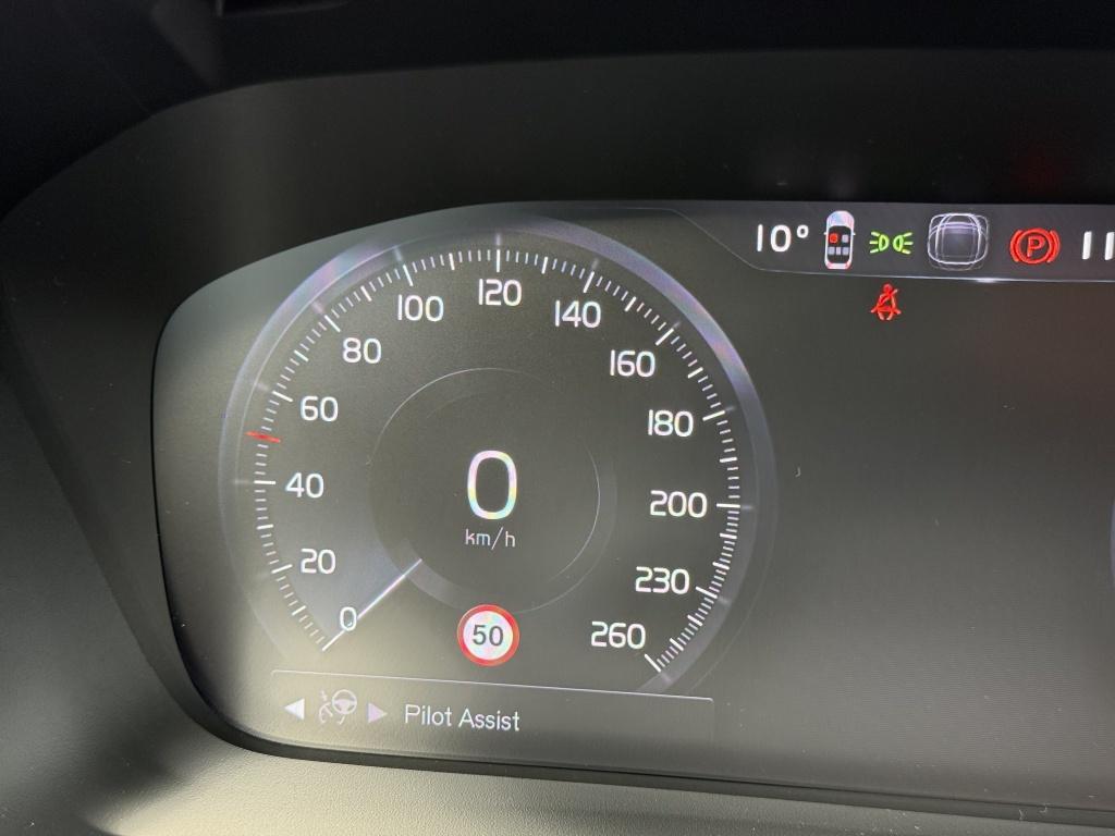Volvo XC40 t5 262pk recharge ultimate dark| panodak| adap.cruise| camera| e