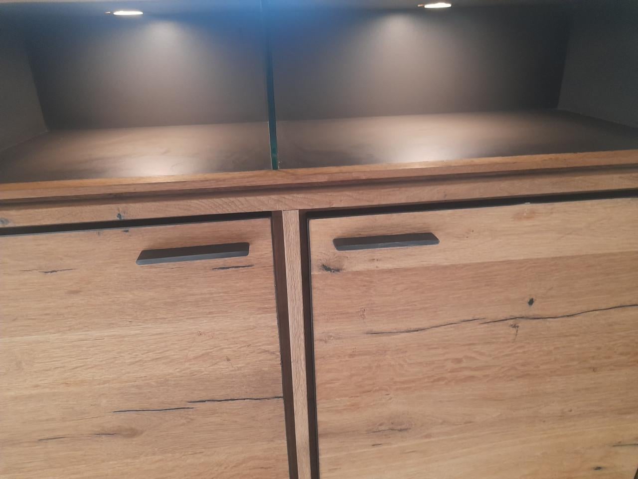 Prachtige XOOON kast 110 x 42 x 145H (in goede nette staat)