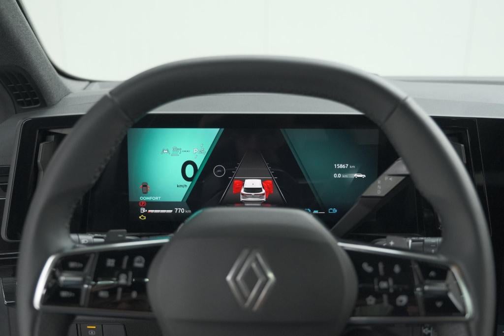 Renault Austral 1.2 e-tech full hybrid 200 techno | 360 camera | panoramada