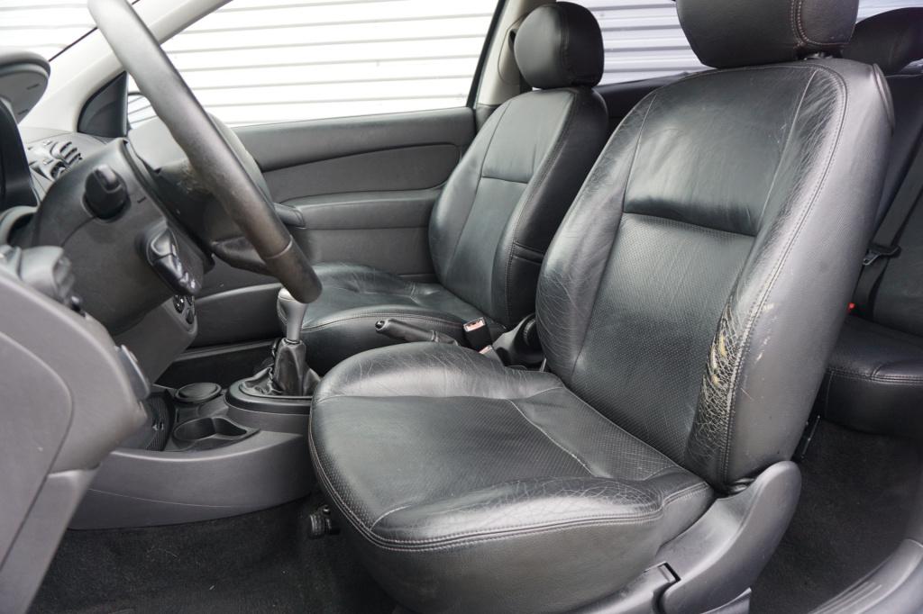 Ford Focus 1.6-16v futura climate / elektr. ramen / trekhaak / lm velgen /