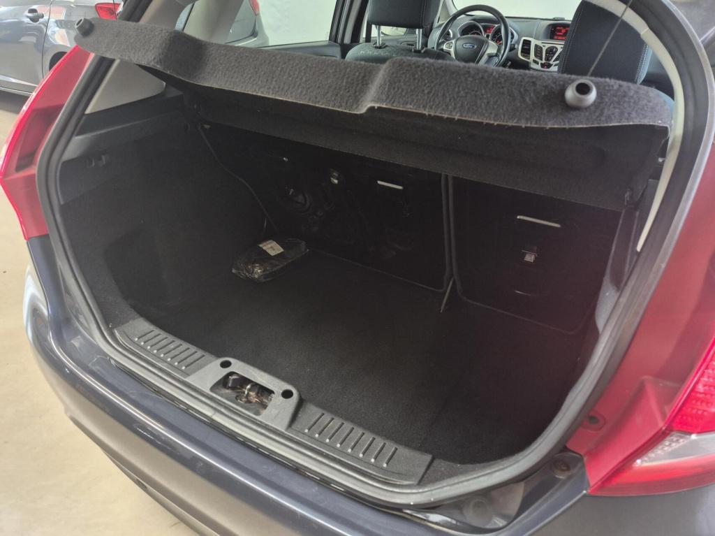 Ford Fiesta 1.25 titanium / nieuwe distriebutieriem 1e eigenaar / stoelverw