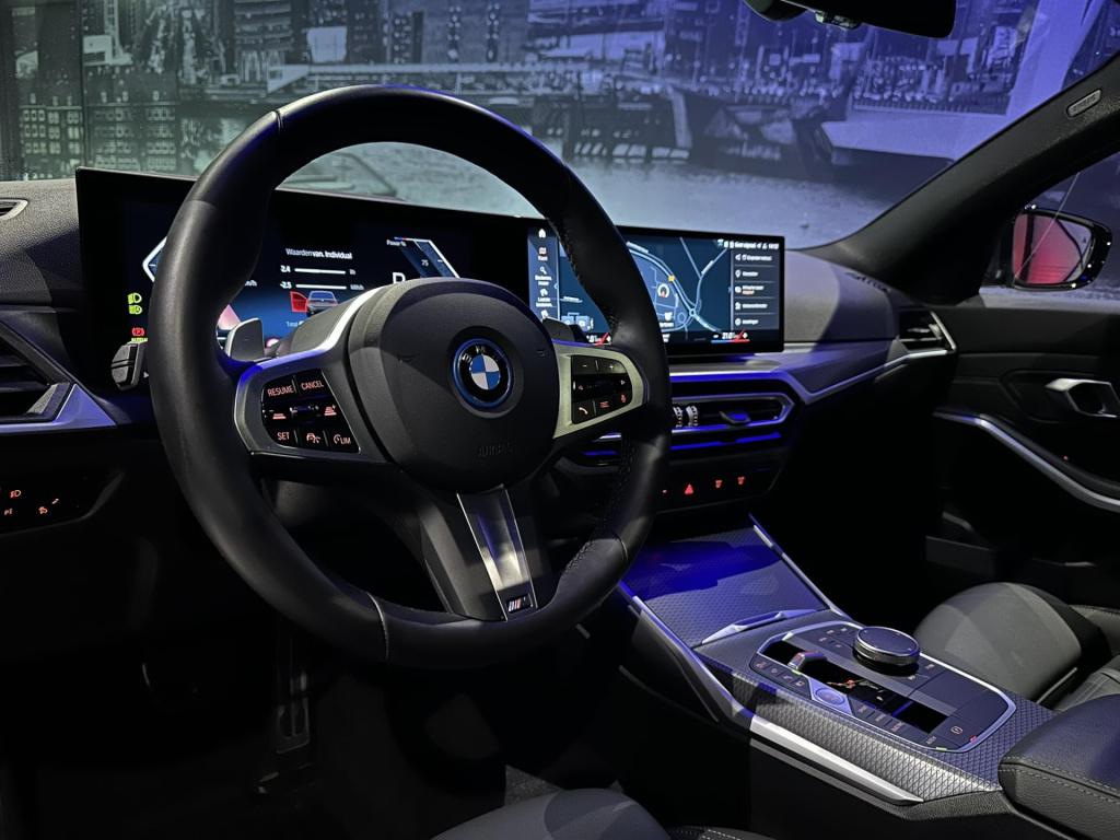 BMW 3-serie touring 330e *dravitgrau*pano*hud*trekhaak*