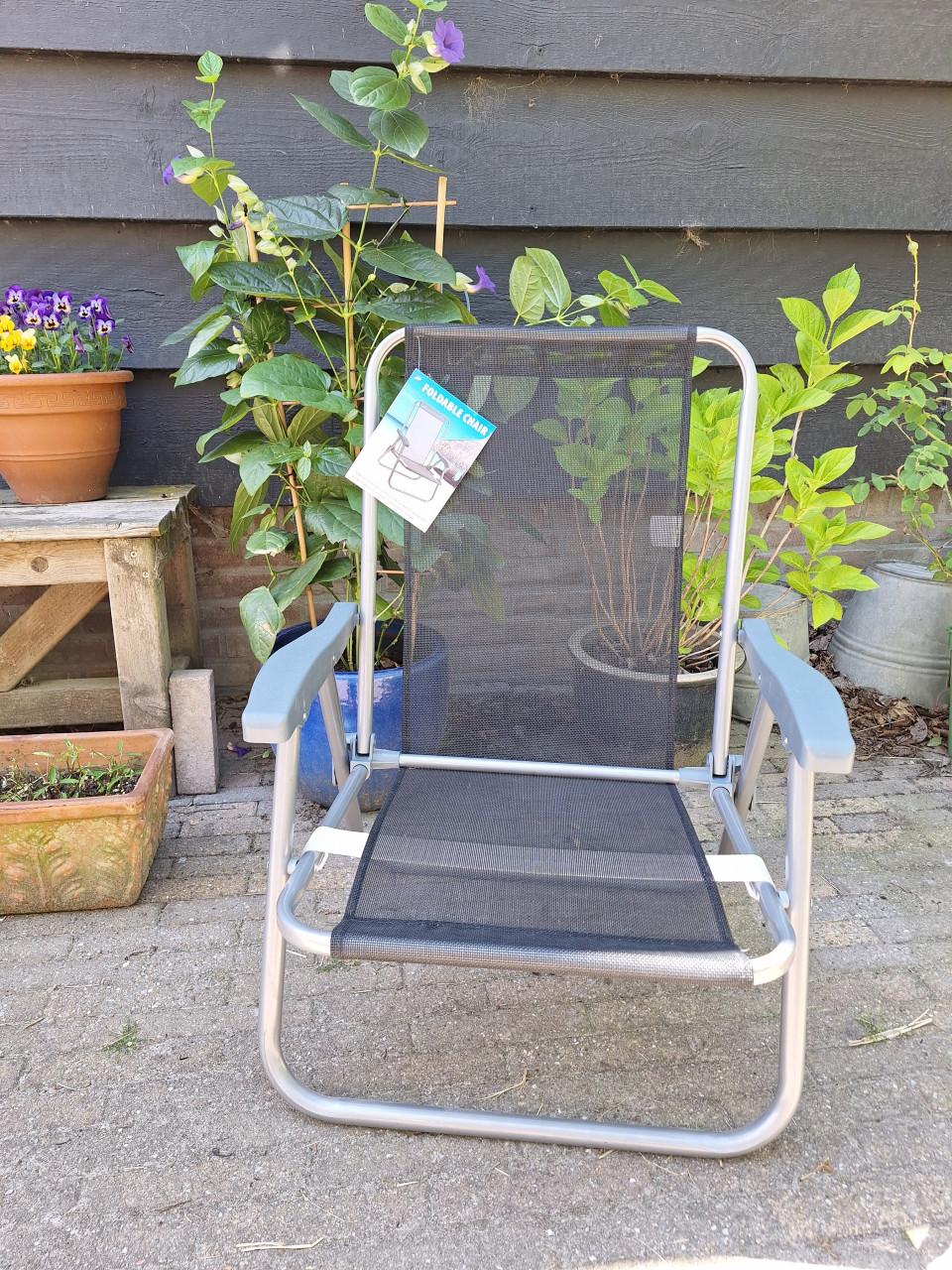 Splinternieuw strandstoeltje